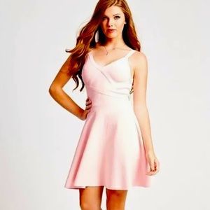 GUESS - DOUBLE-STRAP FIT-AND-FLARE BANDAGE DRESS PINK 🔥💗😍